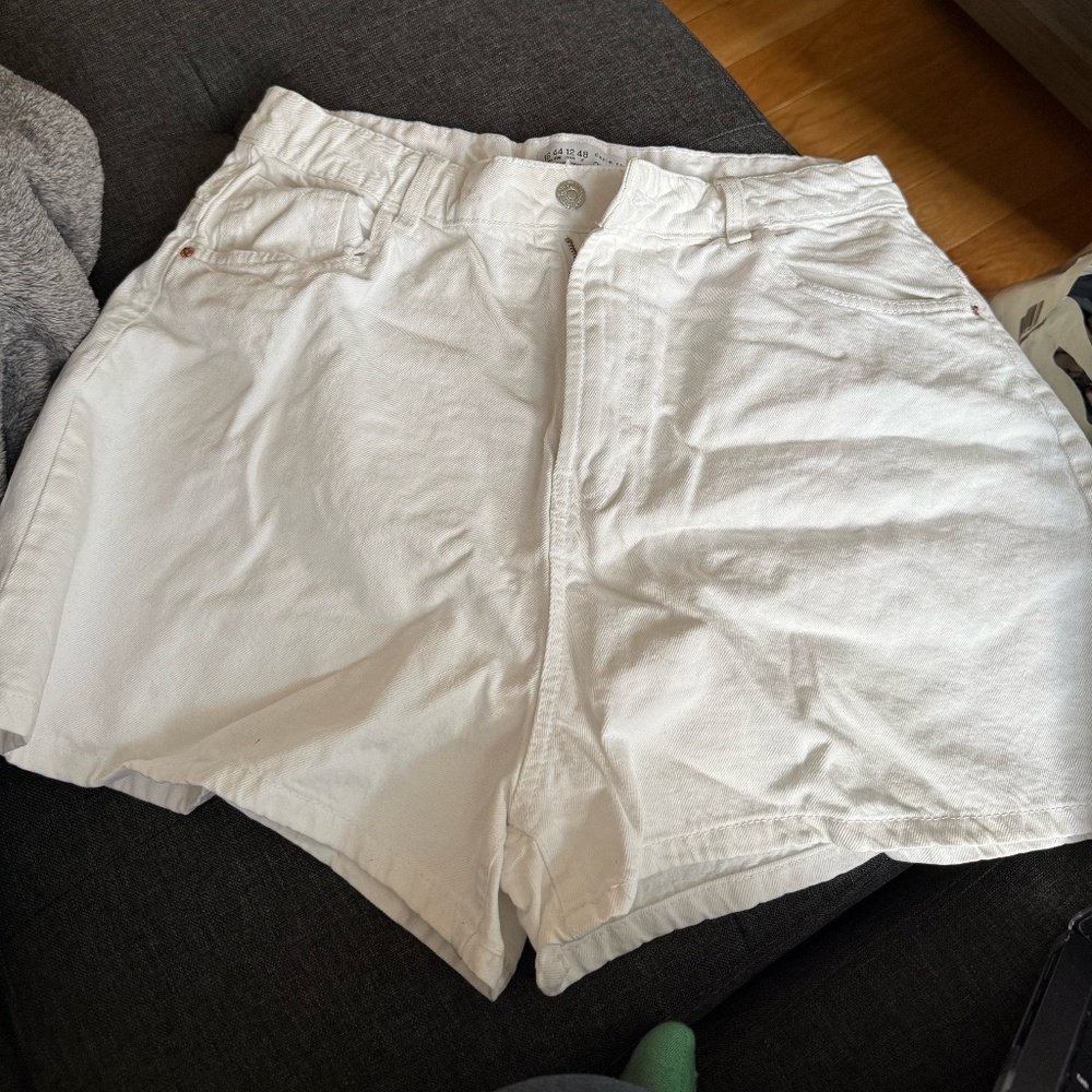 Primary White Denim Shorts -- BRAND NEW! NEVER WORN!